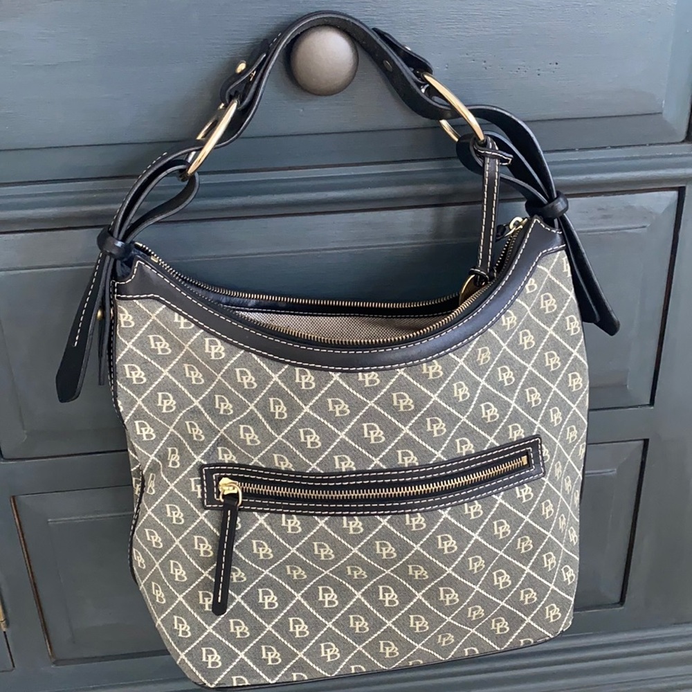 Dooney & Bourke grey patterned handbag, like new!